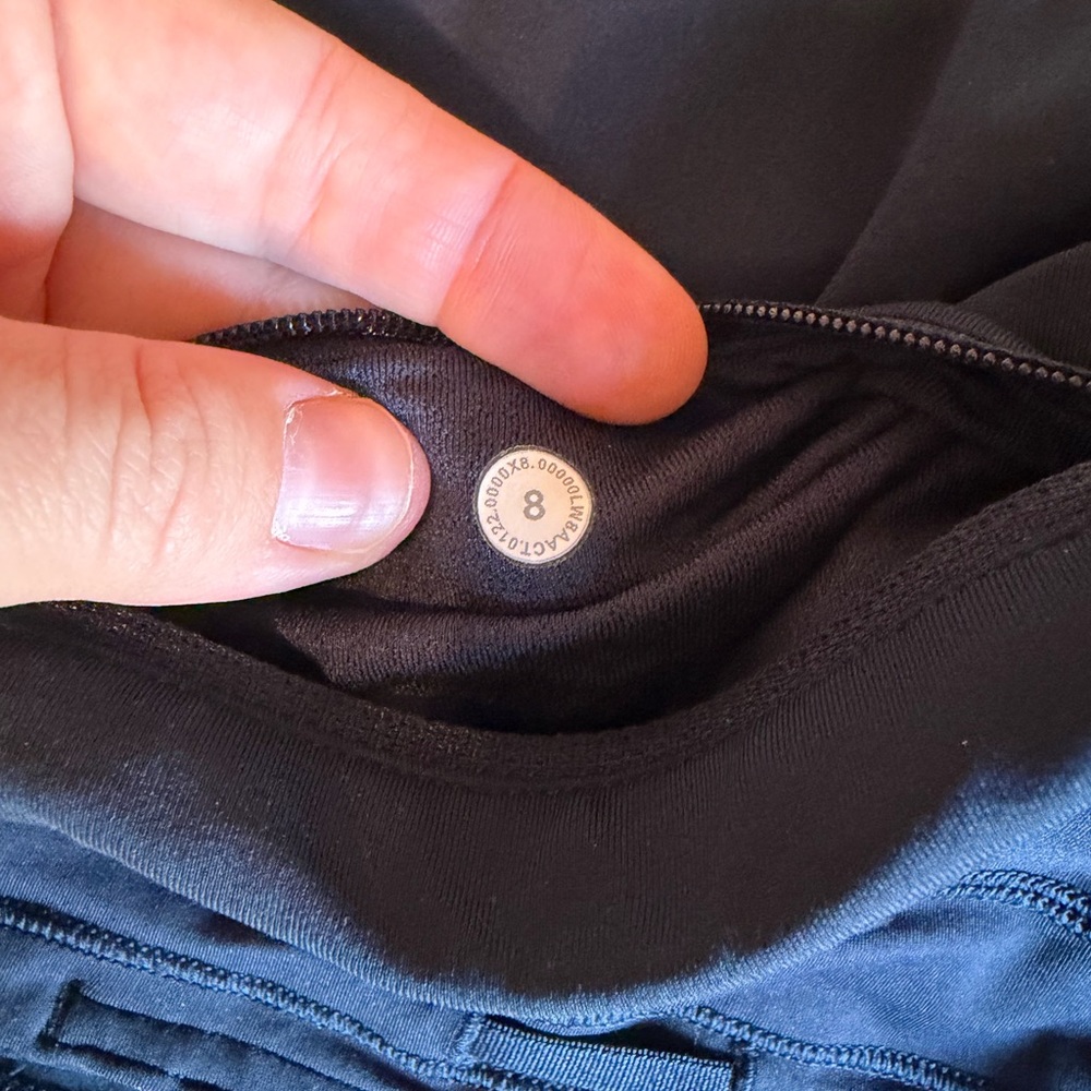 Lululemon Navy Skort Size 8 - Picture 4 of 5